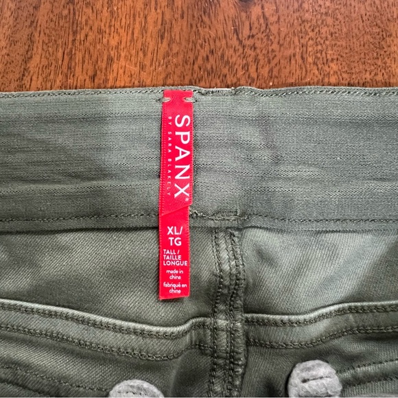 Spanx Stretch Twill Ankle Cargo Pants Size XL - Picture 4 of 6